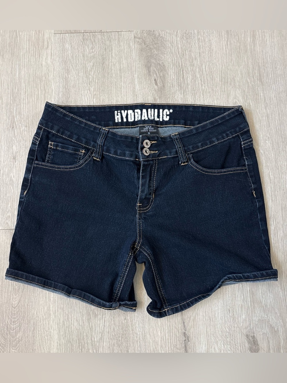 Hydraulic Lola Mid Rise Curvy shorts size 15